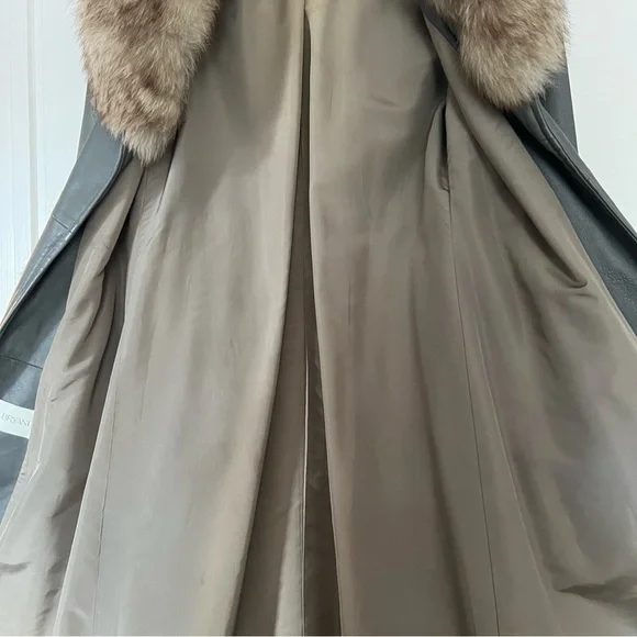 Just Sold: Vintage 1960s Gray Blue Leather Coat with Fox Fur Trim Lane Bryant - Picture 7 of 15